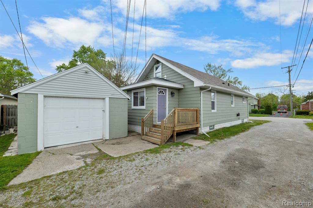 711 17TH Street, Port Huron, MI 48060 — Photo 19