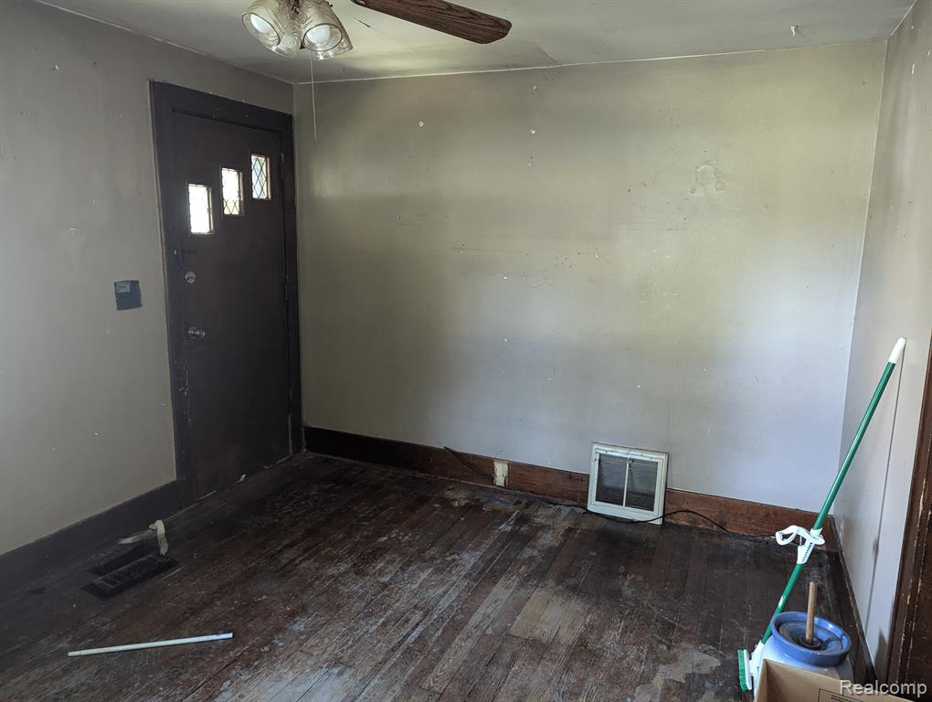 69 W RUTGERS Avenue, Pontiac, MI 48340 — Photo 9