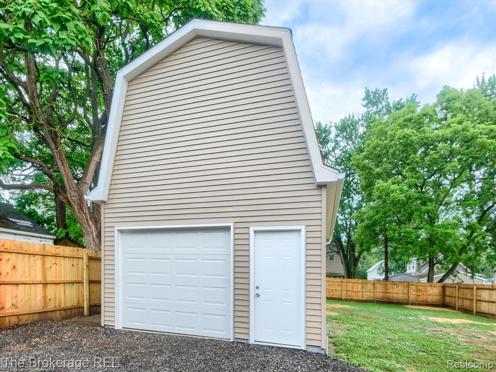 658 Beach Street, Mount Morris, MI 48458 — Photo 35