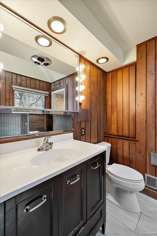 6145 BLUE BEECH Road, Rochester Hills, MI 48306 — Photo 34