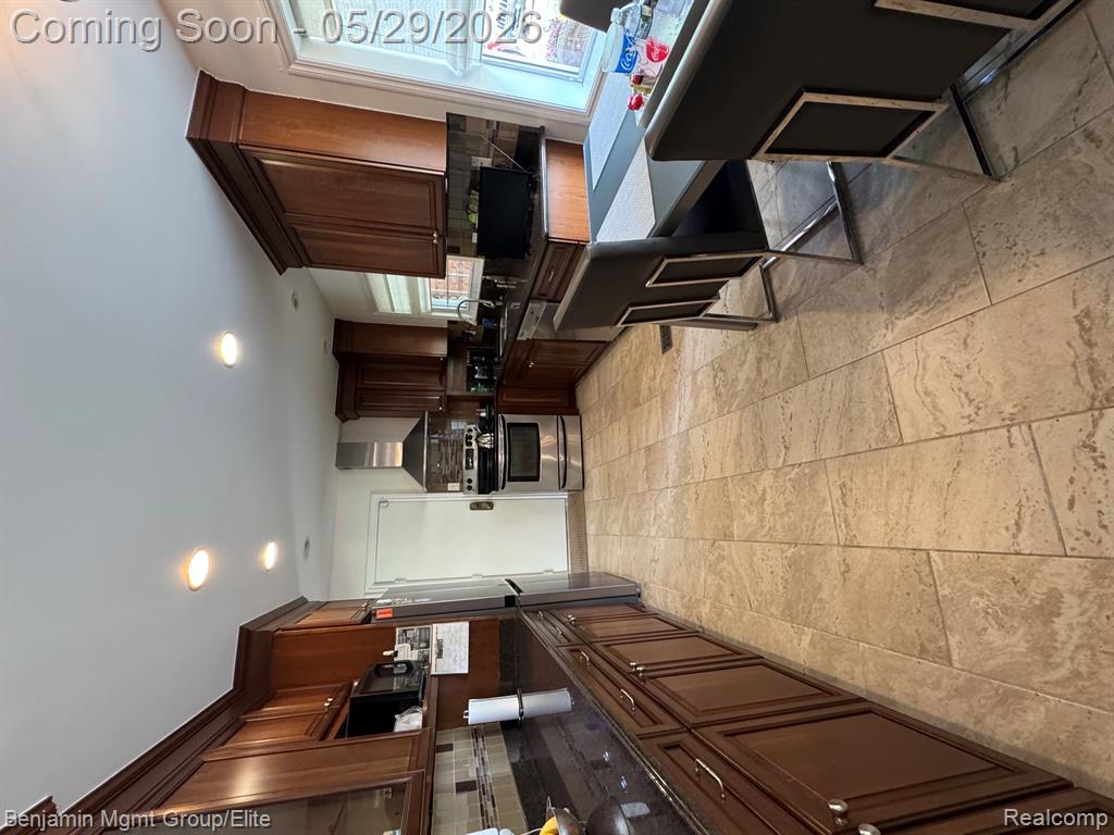 18769 Walmer Lane, Beverly Hills, MI 48025 — Photo 17