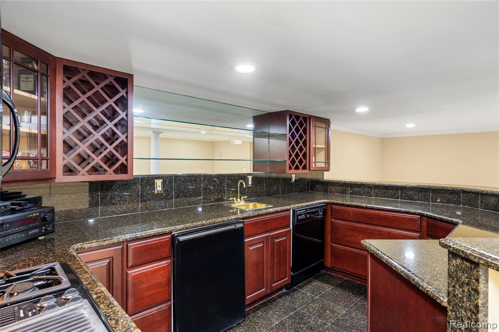 6567 Claremore Court, West Bloomfield, MI — Photo 38