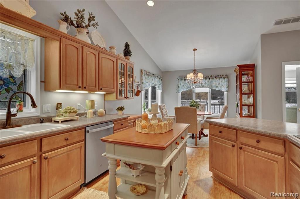 5739 County Kerry Drive Drive, Caseville, MI 48725 — Photo 10