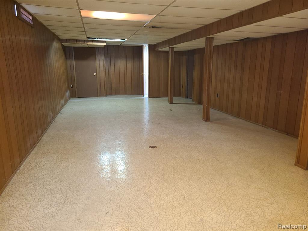 5652 WESTPOINT Street, Dearborn Heights, MI 48125 — Photo 16