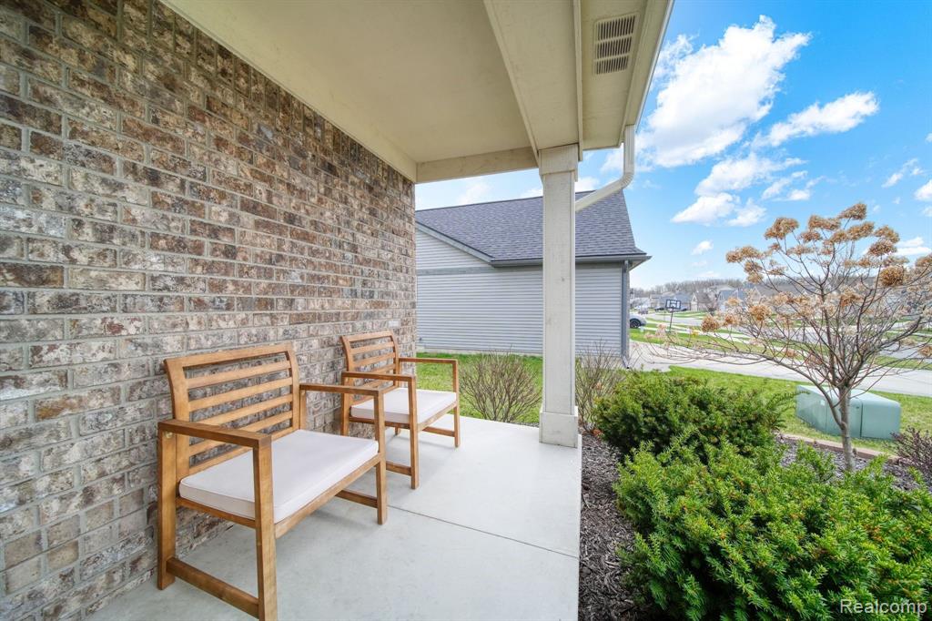 9166 BIRCH POINTE Drive, Newport, MI 48166 — Photo 6