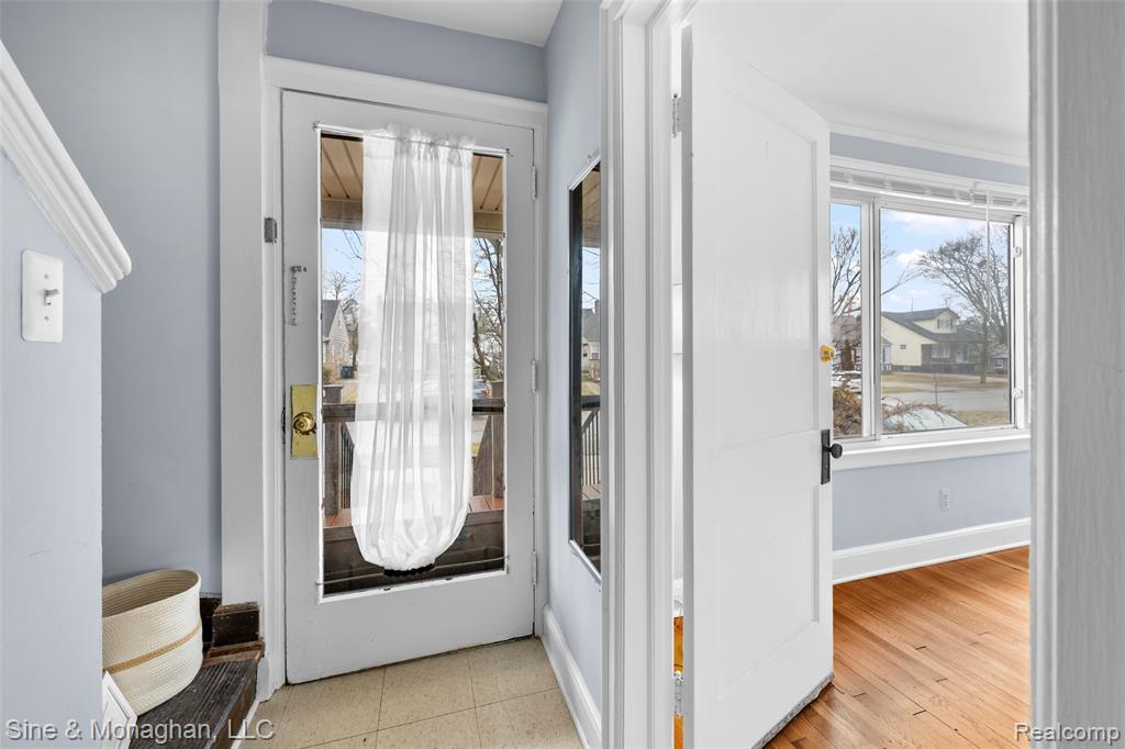 541 Jewell Street, Ferndale, MI 48220 — Photo 2