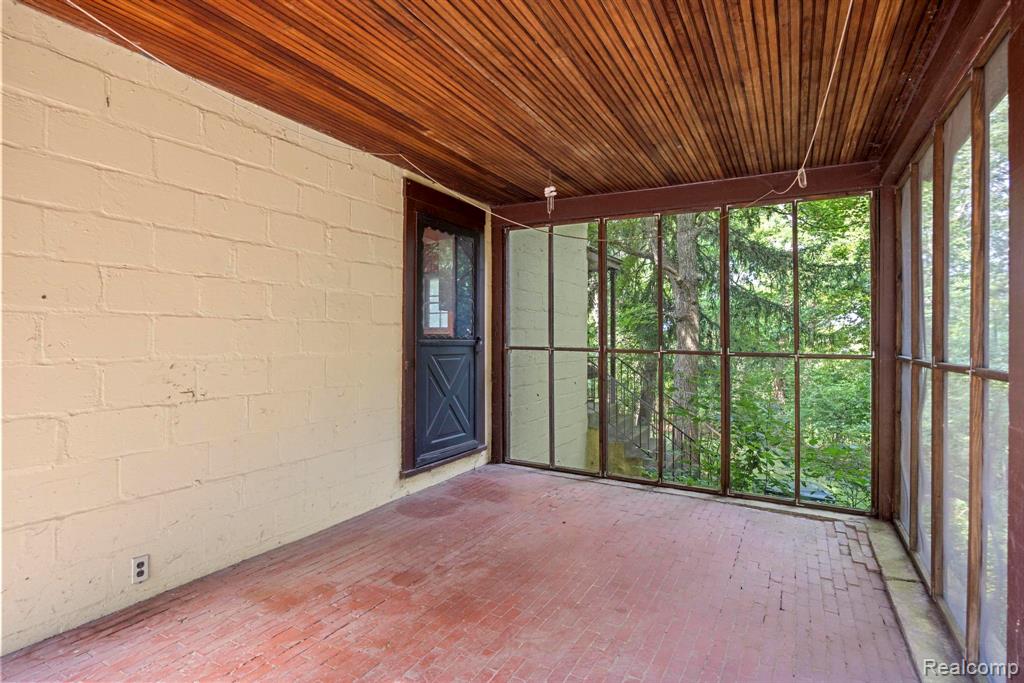 730 Indianwood Road, Lake Orion, MI 48362 — Photo 19