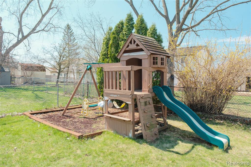 652 Stonehenge Drive, Canton, MI 48188 — Photo 37