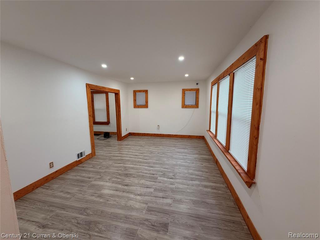 10008 Manor Street - Photo 3