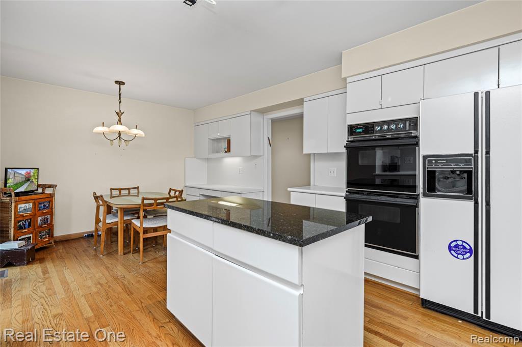 5000 Mirror Lake Court, 19, West Bloomfield, MI 48323 — Photo 20