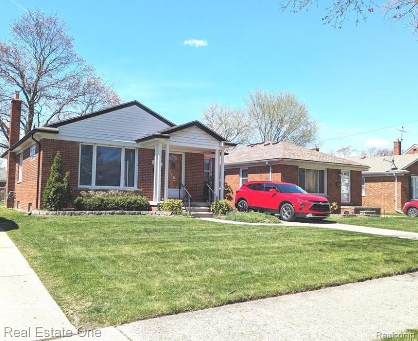 8443 RIVERDALE Street, Dearborn Heights, MI 48127 — Photo 2