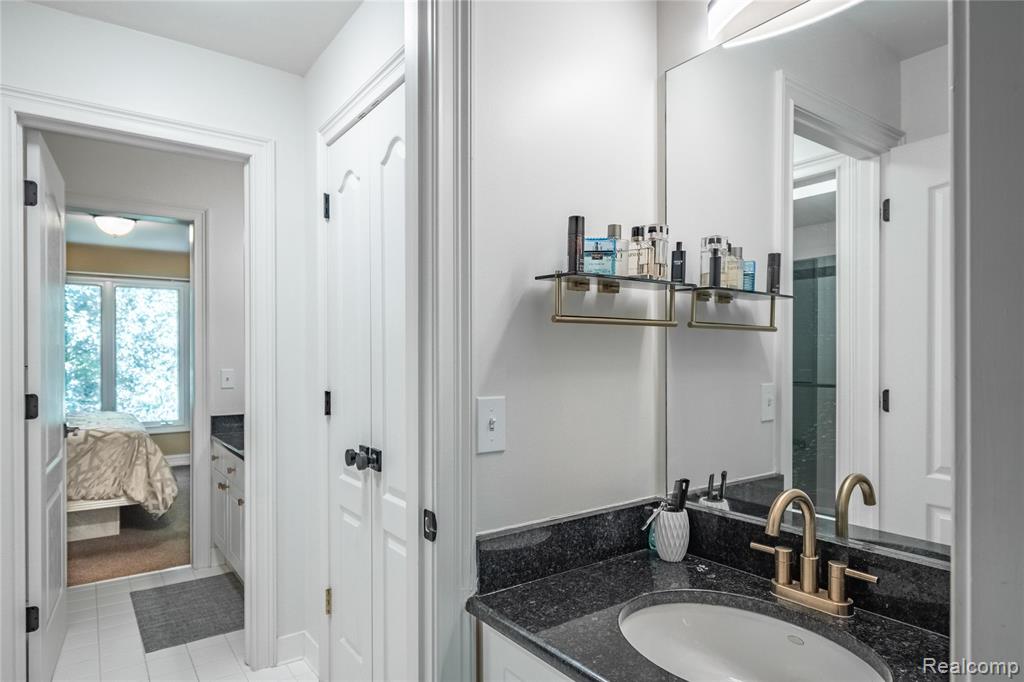 4575 Forest Edge Lane N, West Bloomfield, MI 48323 — Photo 36