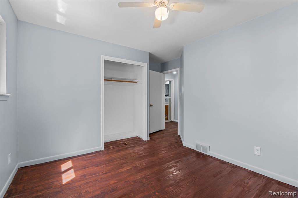 8631 WHITEFIELD Street, Dearborn Heights, MI 48127 — Photo 9