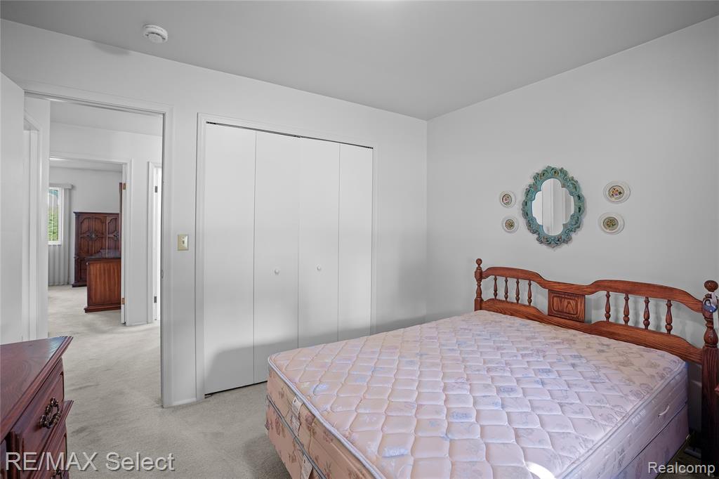 4290 Hedgethorn Circle, Burton, MI 48509 — Photo 28