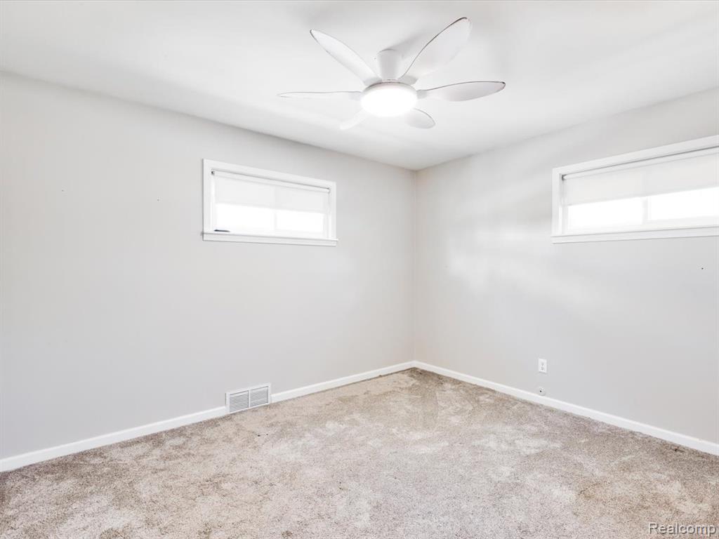 917 CAROLINA, Marysville, MI 48040 — Photo 15
