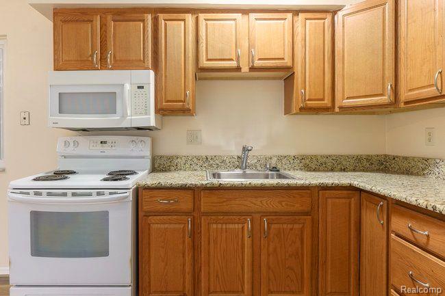 4909 MANSFIELD Avenue, 12, Royal Oak, MI 48073 — Photo 7
