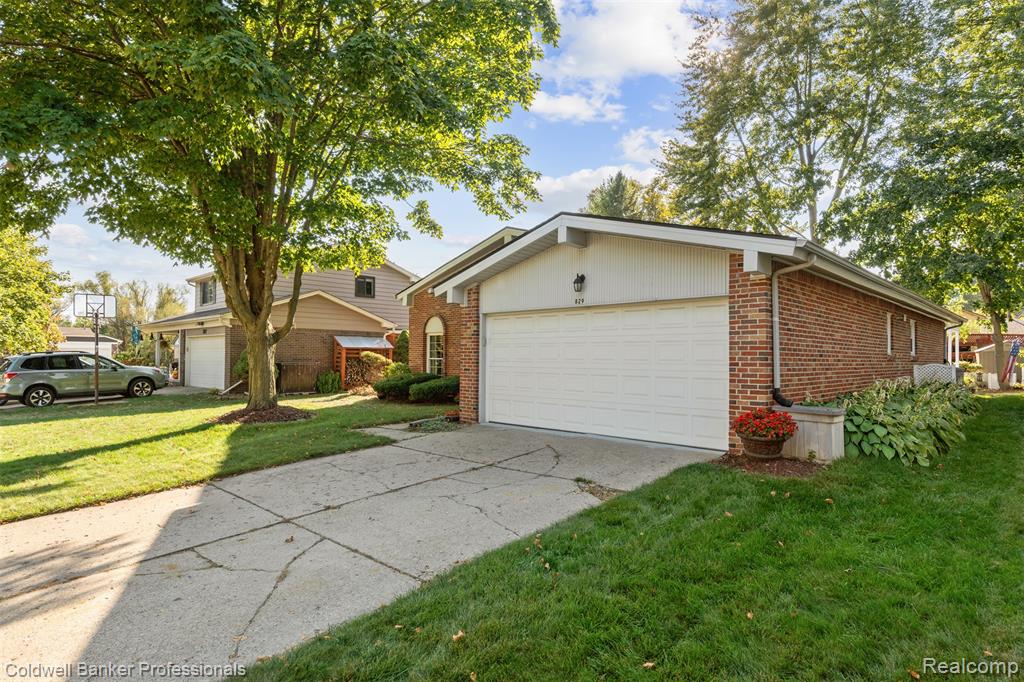 829 Glenulline Drive, Canton, MI 48187 — Photo 3
