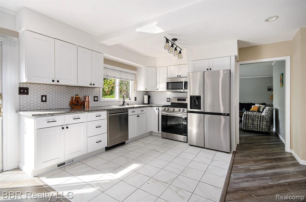 9157 Dallas Drive, Grosse Ile, MI 48138 — Photo 8