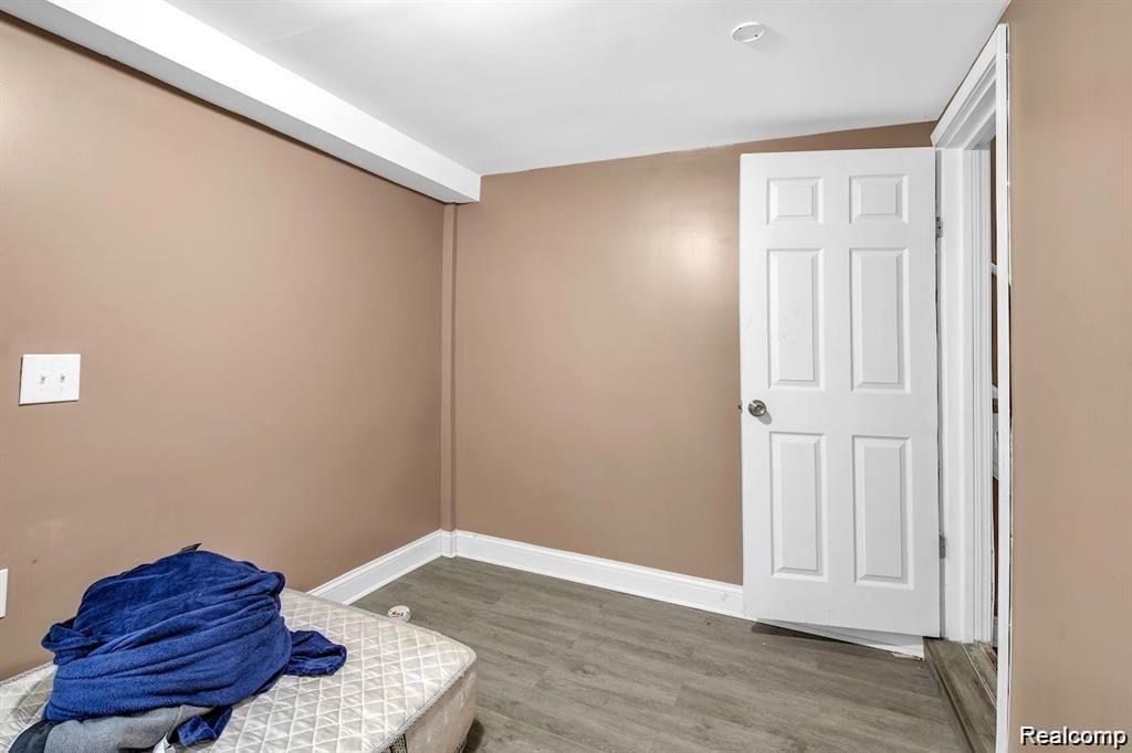 8362 CLOVERLAWN Street, Detroit, MI 48204 — Photo 18