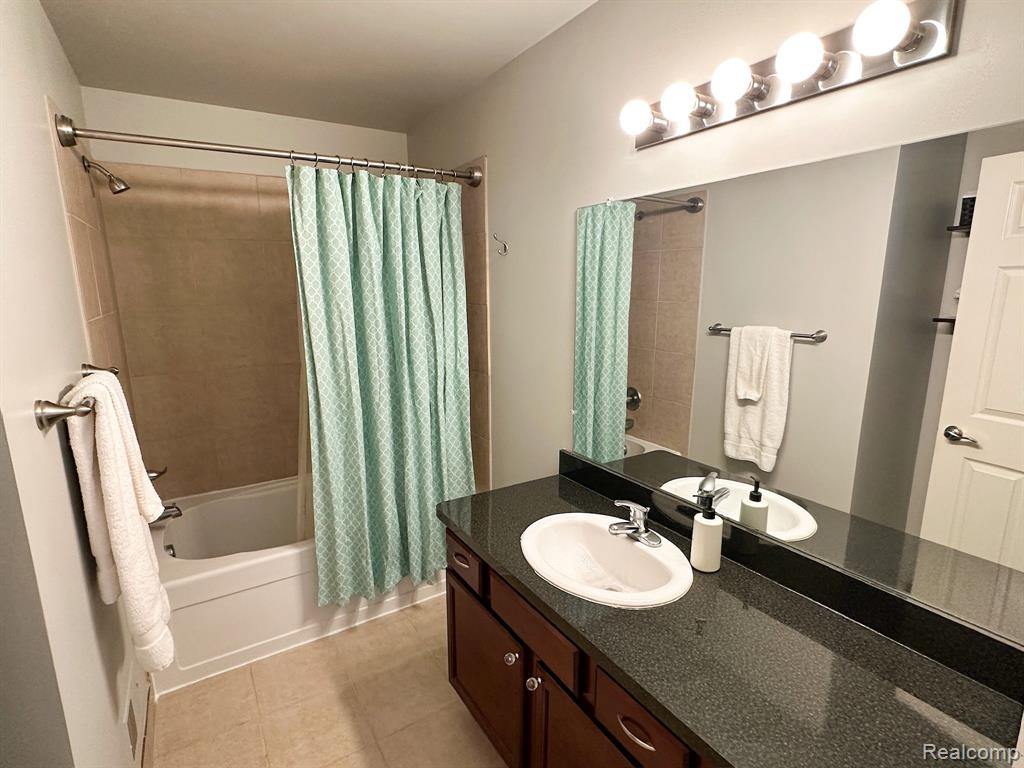 4471 KNOLLCREST Road, Ann Arbor, MI 48108 — Photo 17