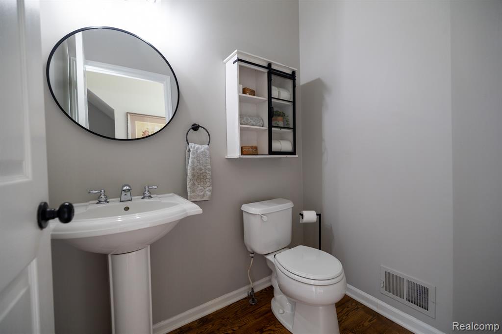 3094 Waldon Park Drive, Orion, MI — Photo 16