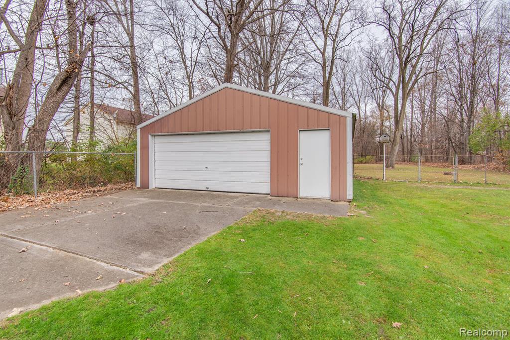 44850 ECORSE Road, Belleville, MI 48111 — Photo 30