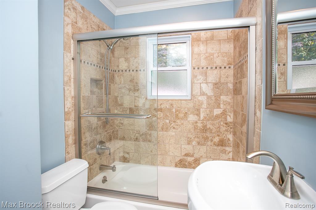 501 N Wilson Avenue, Royal Oak, MI 48067 — Photo 28