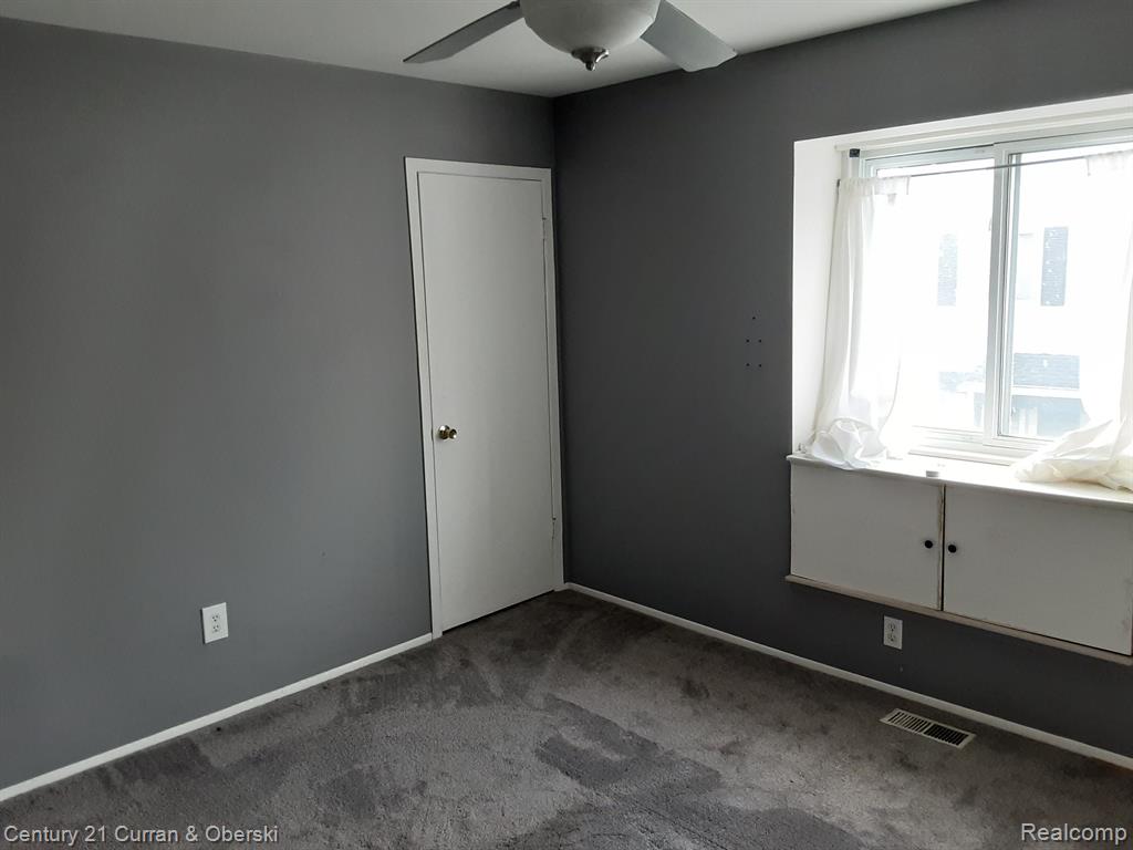 41279 S WOODBURY GREEN Drive, Belleville, MI 48111 — Photo 18