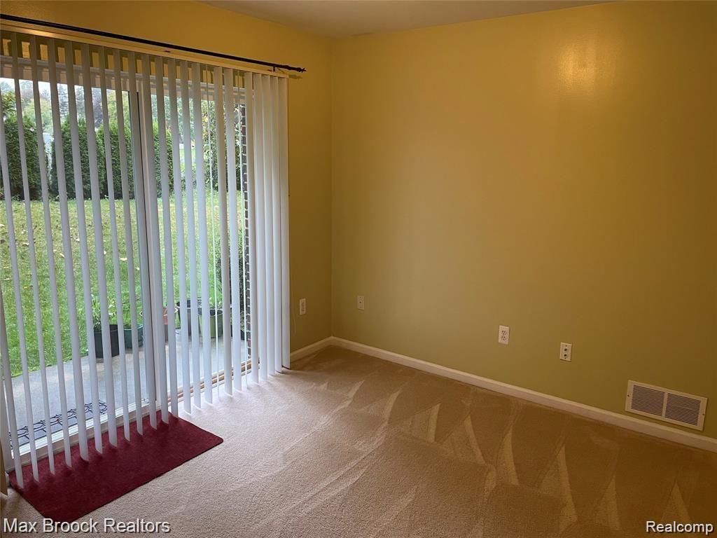 754 SANDALWOOD Drive, Troy, MI 48085 — Photo 38