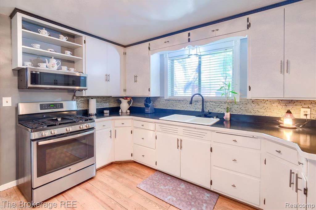 9223 Lapeer Road, Davison, MI 48423 — Photo 32