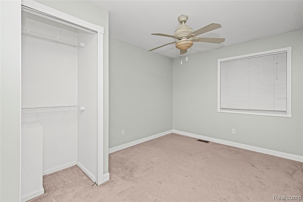 3977 Cresthaven Drive, Waterford, MI 48328 — Photo 17