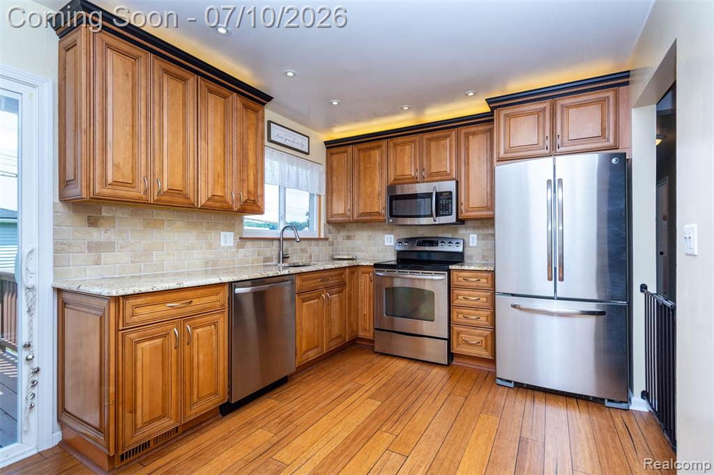 9807 Fairbanks Street, Belleville, MI 48111 — Photo 12