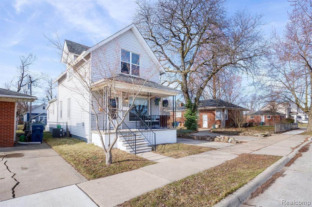 569 CLEOPHUS Parkway, Lincoln Park, MI 48146 — Photo 2