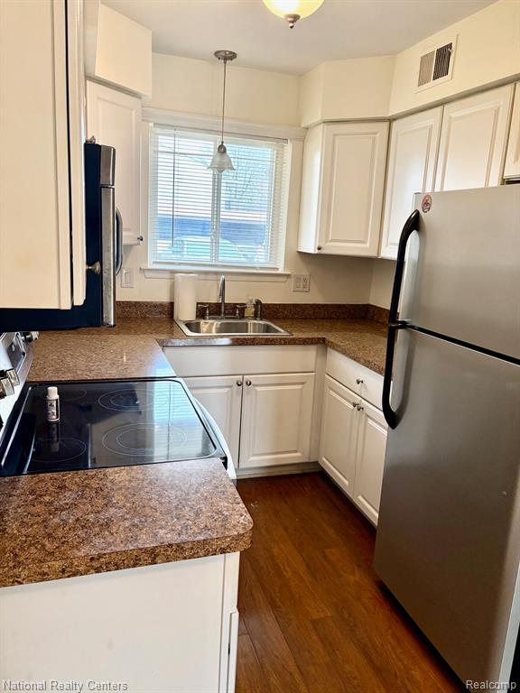42499 PLYMOUTH HOLLOW Drive, 32, Plymouth, MI 48170 — Photo 10