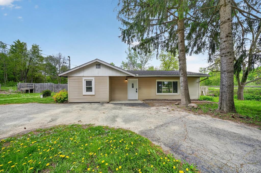 15013 Birchwood Drive, Holly, MI 48442 — Photo 2