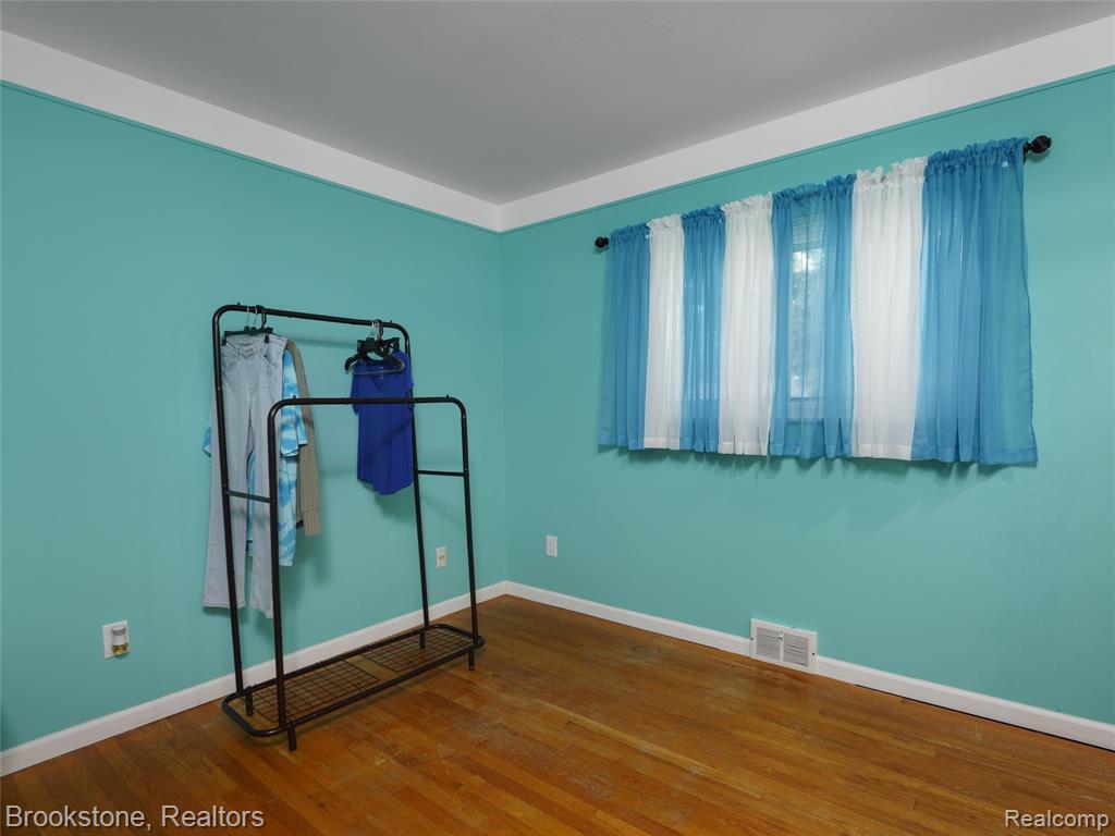 6042 Ravenswood Drive, Utica, MI 48316 — Photo 20