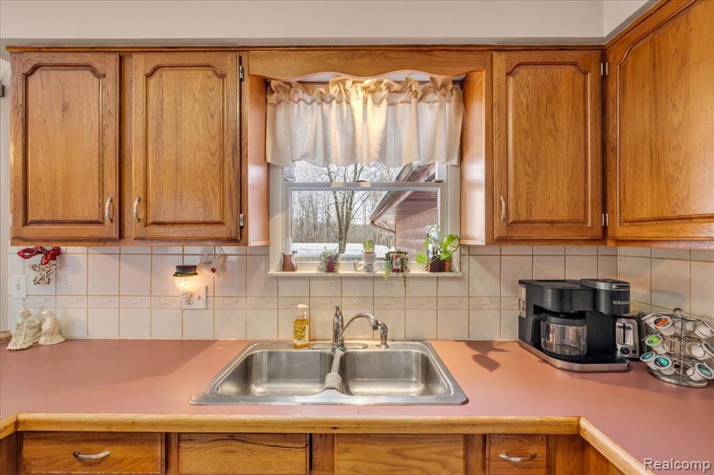 9169 Graytrax Road, Grand Blanc, MI 48439 — Photo 24