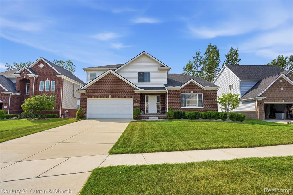 56130 Worlington Lane, South Lyon, MI 48178