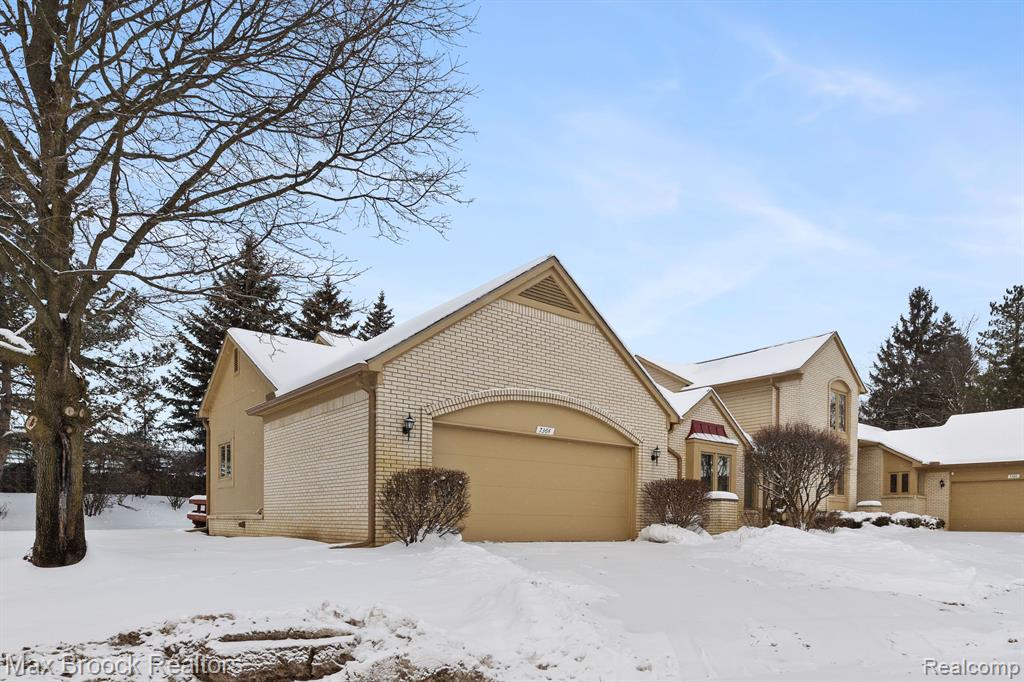 7364 SHERWOOD CREEK, 21, West Bloomfield, MI — Photo 3