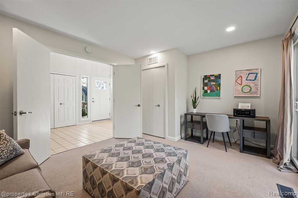 1060 Stratford Place, Bloomfield Hills, MI 48304 — Photo 4