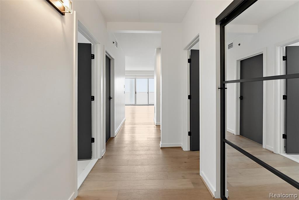 432 S Washington Avenue, 1404, Royal Oak, MI 48067 — Photo 3