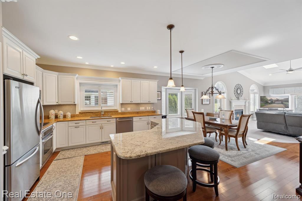 446 Delmar Court, Highland, MI — Photo 14