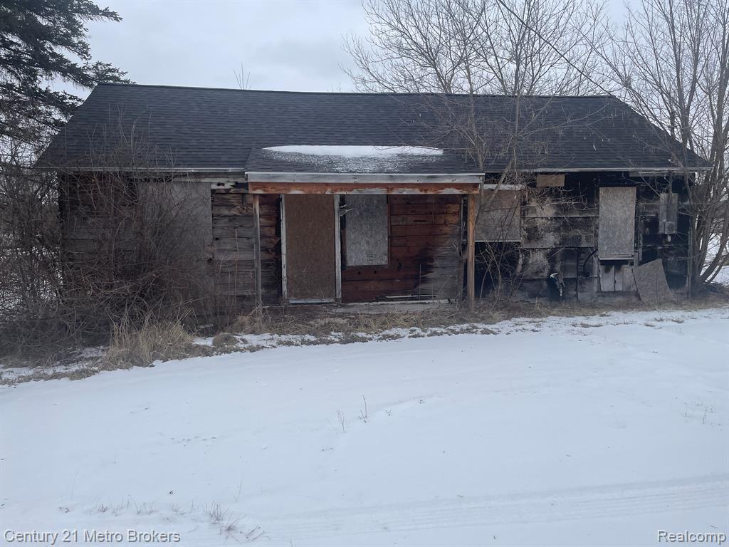 4070 N LINDEN Road, Flint, MI 48504 — Photo 2