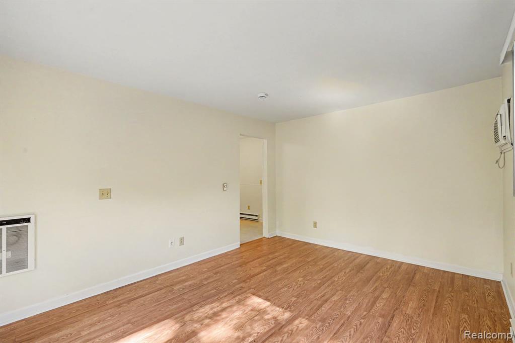 1691 S Lakeview Lane, Highland, MI — Photo 13