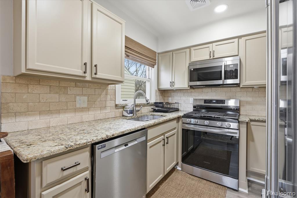 5844 Gilman Street, Garden City, MI — Photo 8