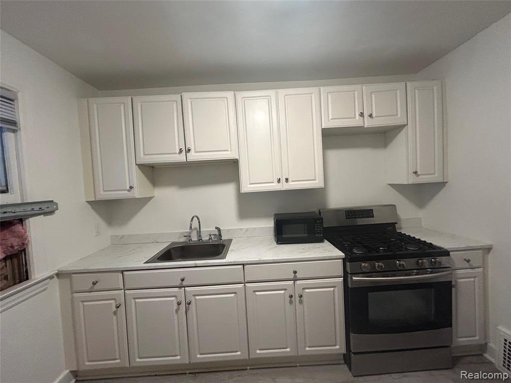 4401 Buckingham Avenue, Detroit, MI 48224 — Photo 23