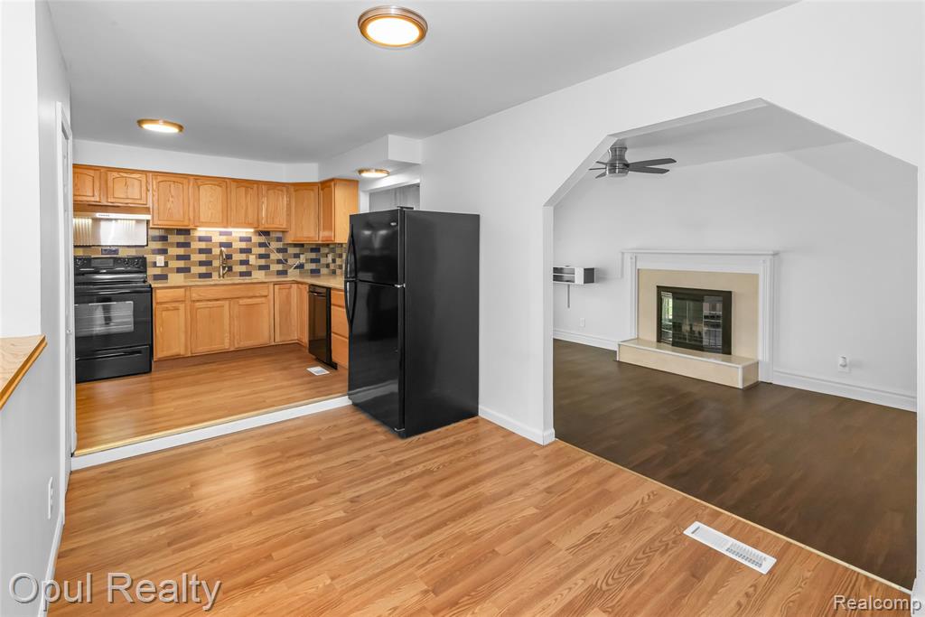 8732 Holly Drive, Canton, MI 48187 — Photo 14