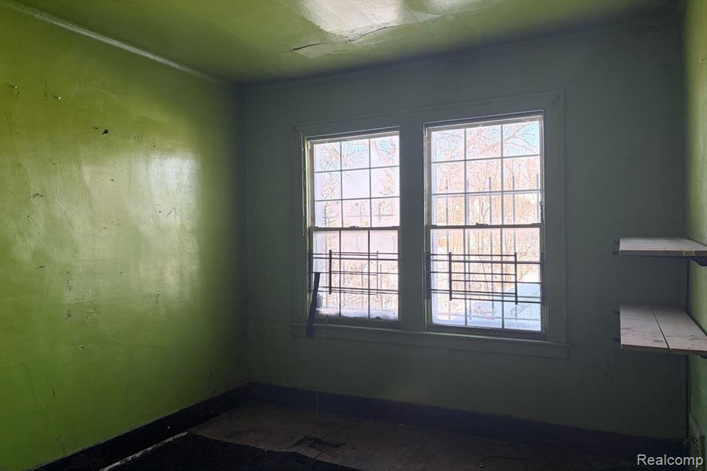 8693 Woodlawn Street, Detroit, MI 48213 — Photo 10