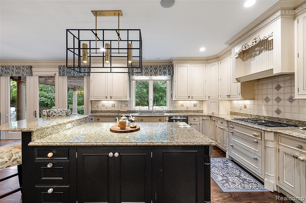 4688 Fawn Hill Court, Rochester, MI 48306 — Photo 11