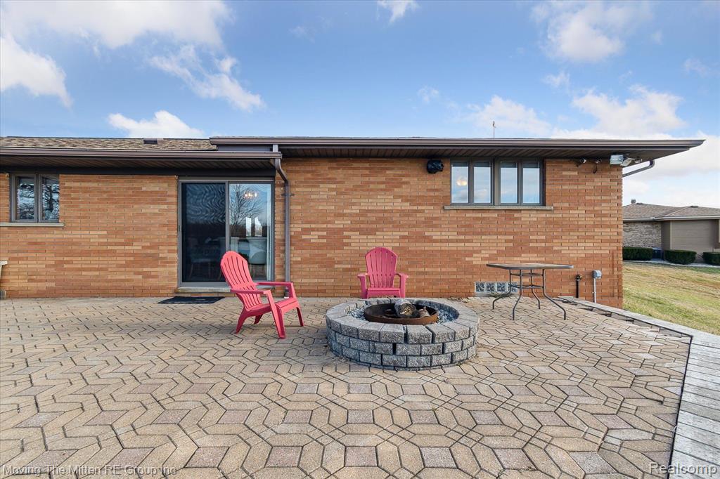 47853 N SHORE Drive, Van Buren, MI 48111 — Photo 39